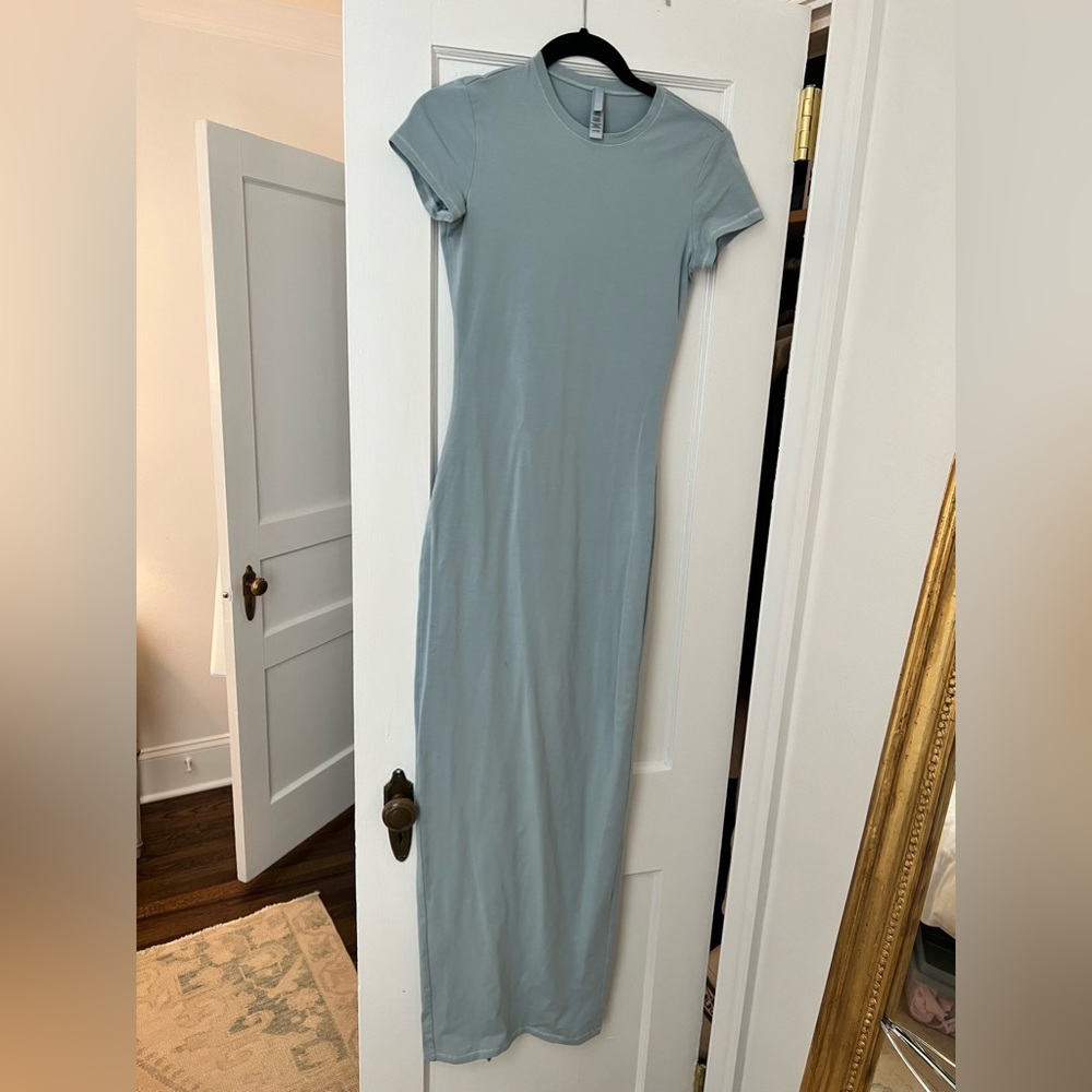 SKIMS blue short sleeve dress
